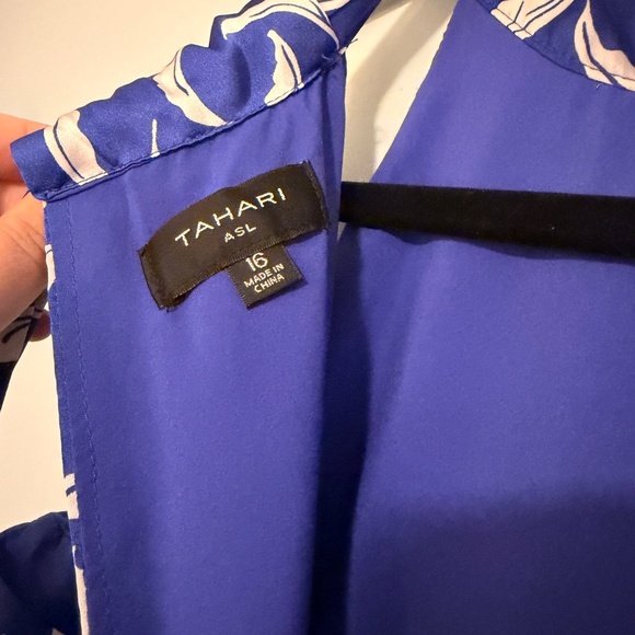 TAHARI ASL Leaf Print Stretch Charmeuse Maxi Dress - Picture 3 of 6